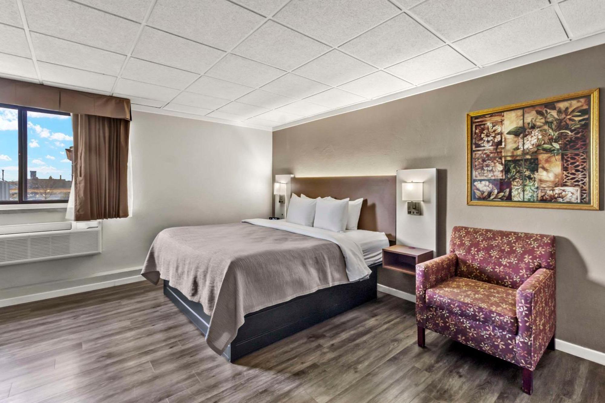 Quality Inn & Suites Downtown Green Bay Exterior foto